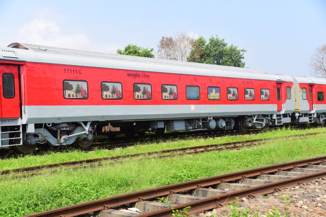 Maharashtra Express Gets Hi Tech LHB Upgrade
