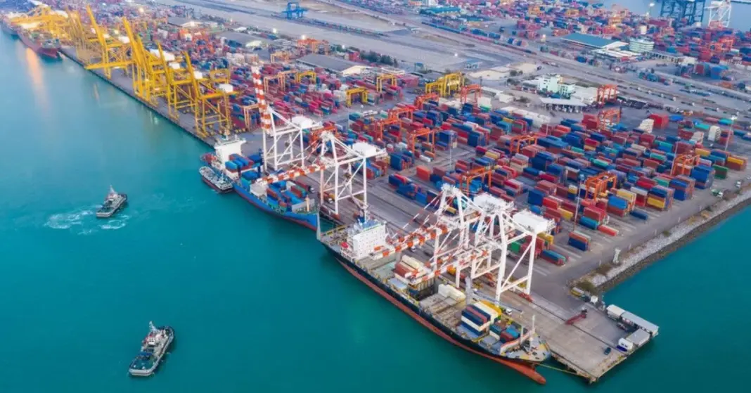 Major Ports Handle Record 855 MT Cargo in FY25