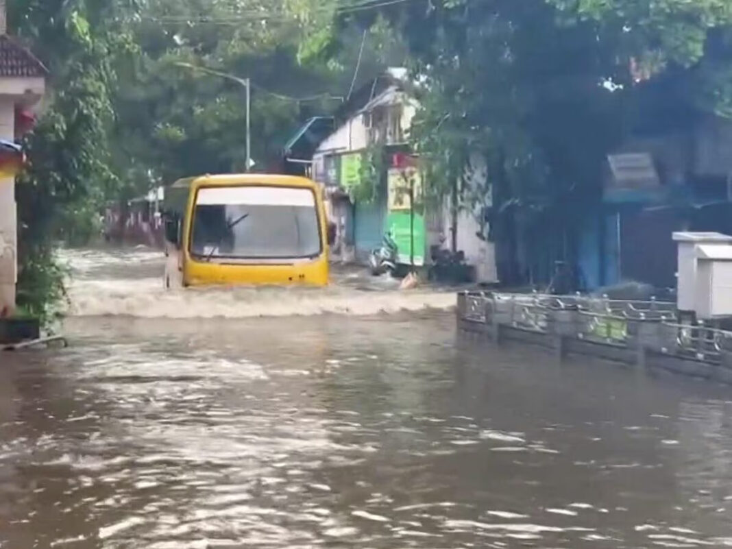 Pune Under Red Alert as Heavy Rains Lash Western Maharashtra