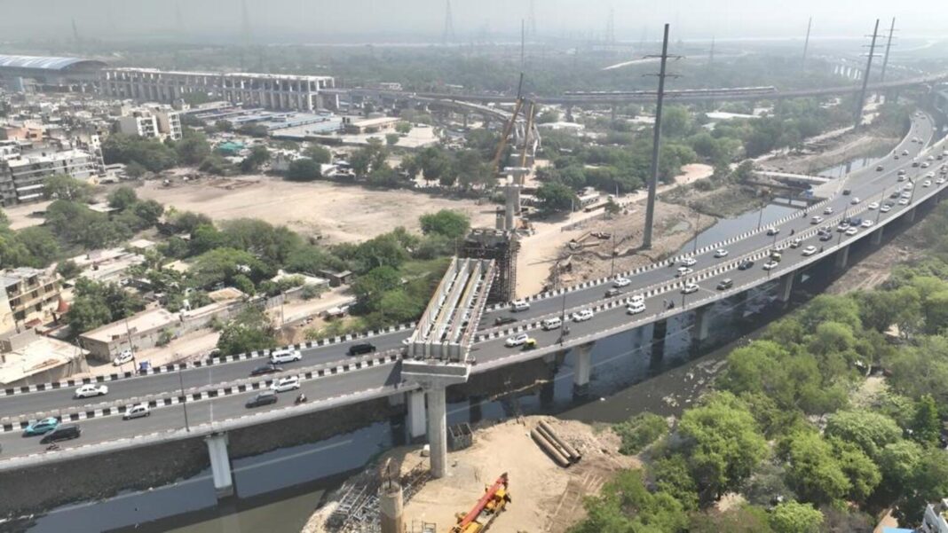 NCRTC Installs Steel Span at Barapullah Flyover