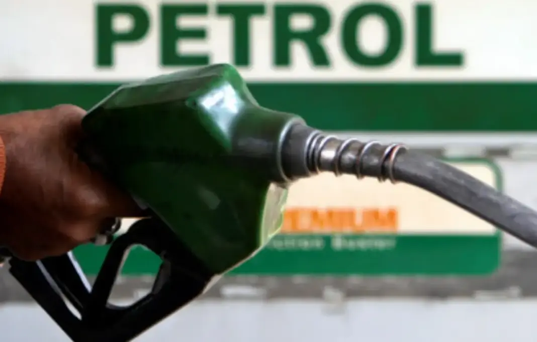 Minor rise in fuel prices in Kolkata
