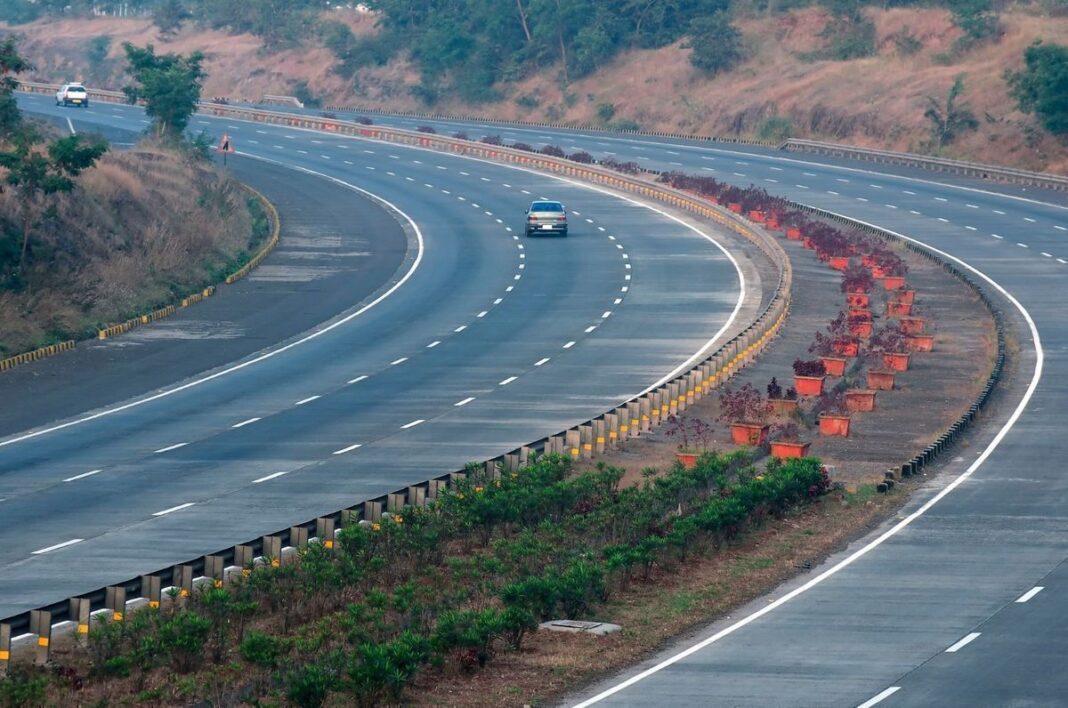 Ganga Expressway uses AI for real-time road testing