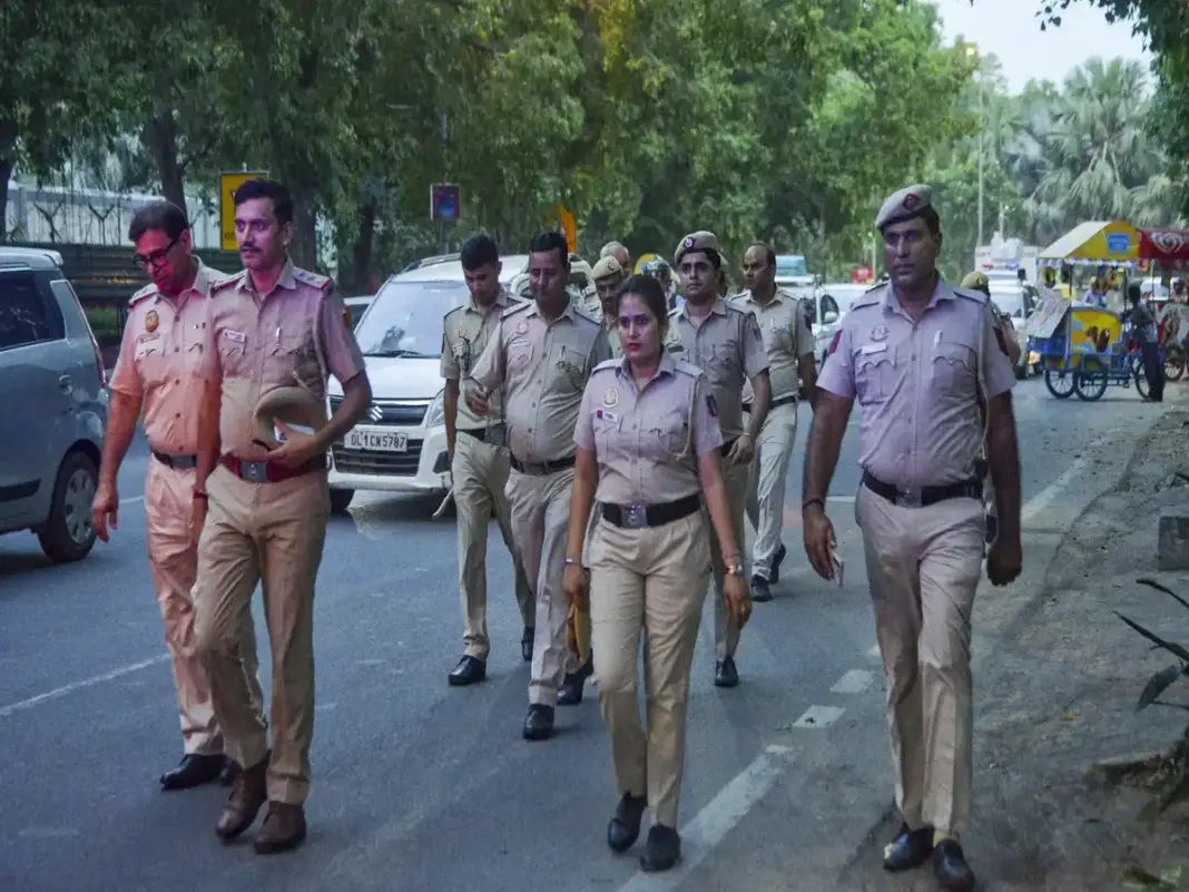Delhi CM Reviews Emergency Preparedness Ahead of India Pakistan Ceasefire