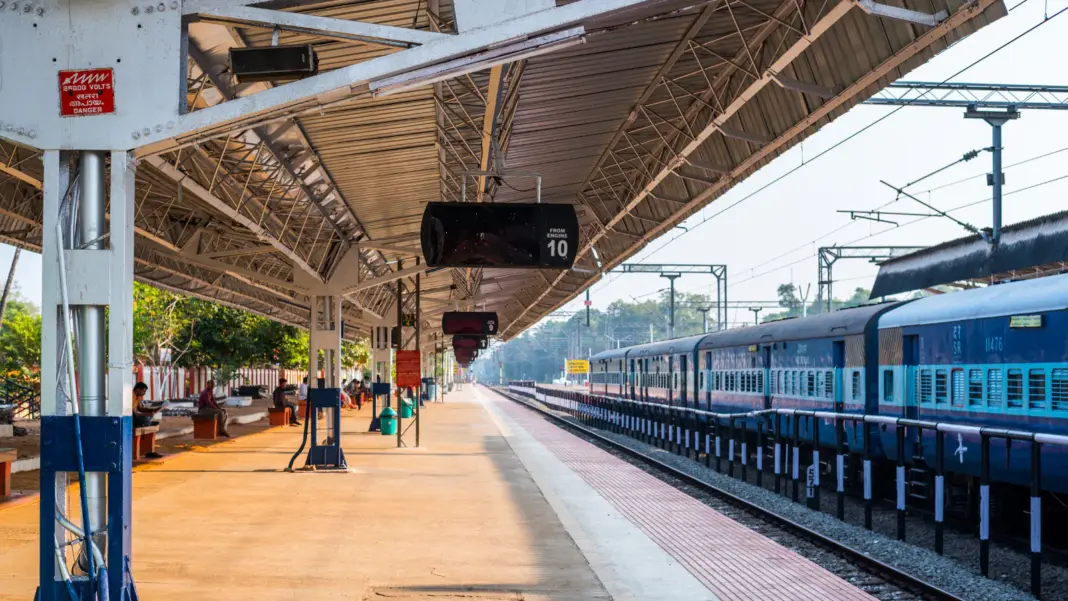 Andheri Borivali Bandra stations shortlisted for railway access control