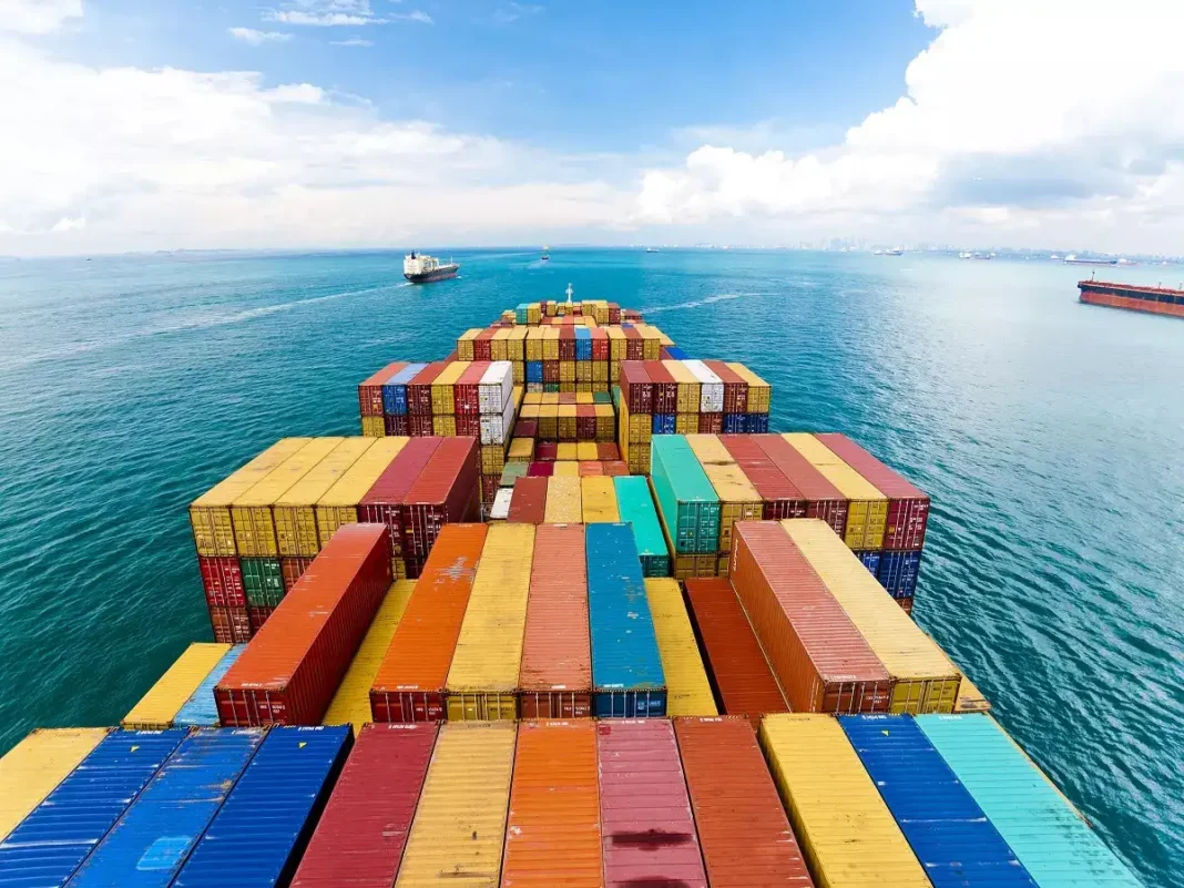 Shipping lines add 800 USD surcharge on Pakistan cargo
