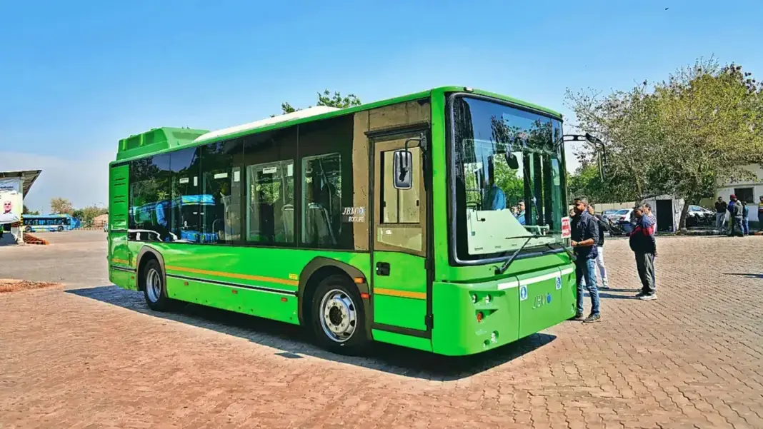 Delhi to Redesign Over 2800 Bus Shelters Citywide