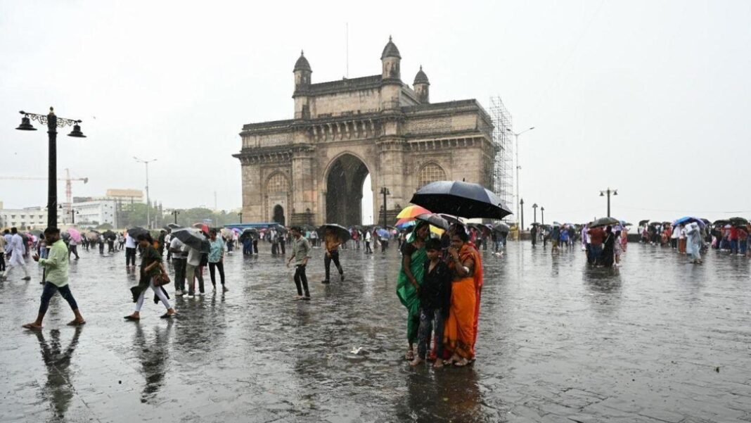 Mumbai under yellow alert with heavy rain likely today again