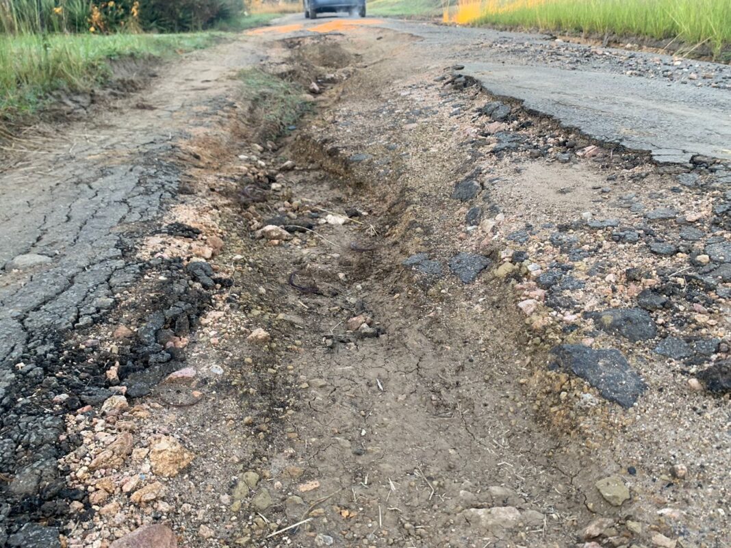 Mandrem Residents Urge Action on Crumbling Roads