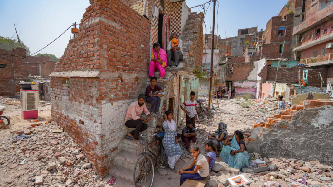 DDA Demolishes 300 Structures in Govindpuri for Housing Project