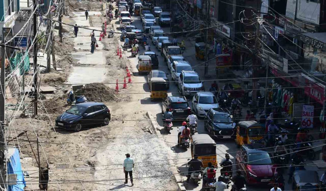 Hyderabad Ayyappa Society Residents Face 3-km Pothole, Tanker Chaos; GHMC Assures Repairs 