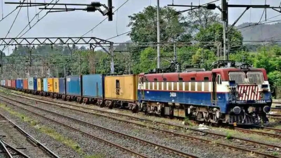 India Runs Its Longest Freight Train