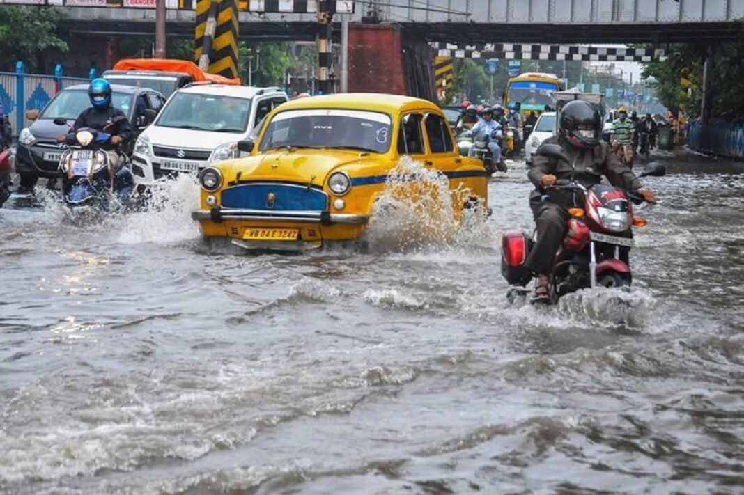 Kolkata Metro Halts as Rains Expose Urgent Urban Drainage Gaps