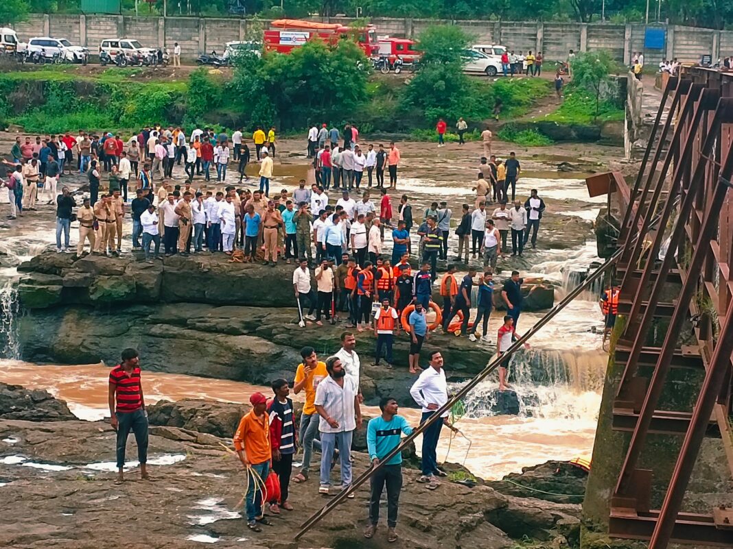 Pune Monsoon Tourism Surge Raises Safety Concerns After Kund Mala Collapse