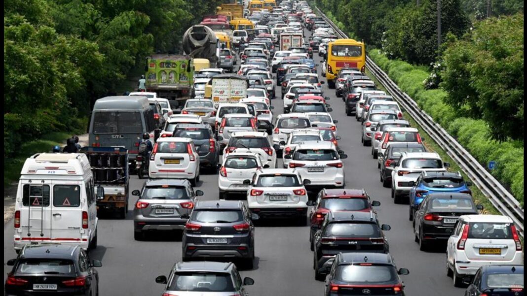 Noida Alerts Commuters on Traffic Changes