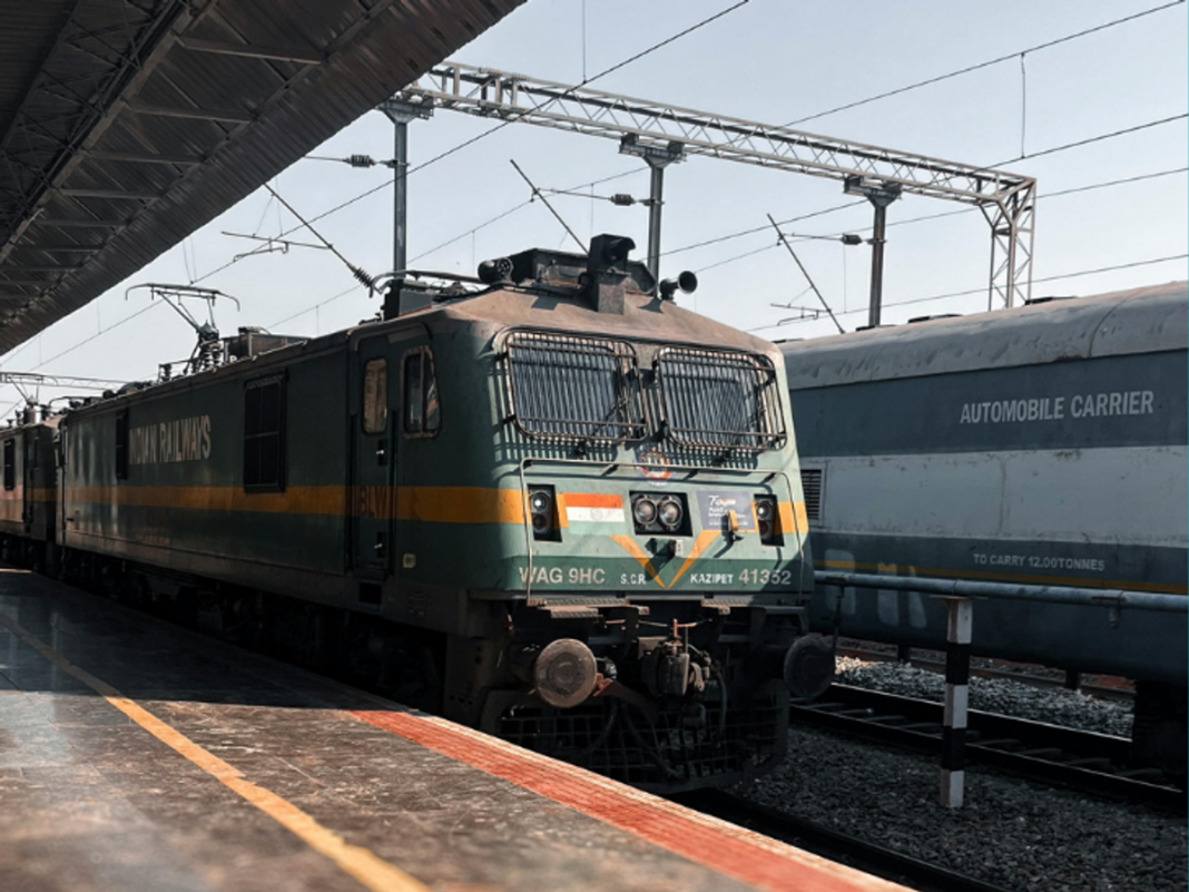 Mumbai Ahmedabad route faces delays 22 trains cancelled 6 diverted