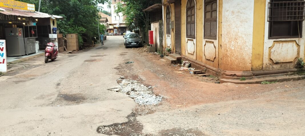 Goa’s Angod Road Crumbles in Rain, Endangering Commuters and Daily Travel