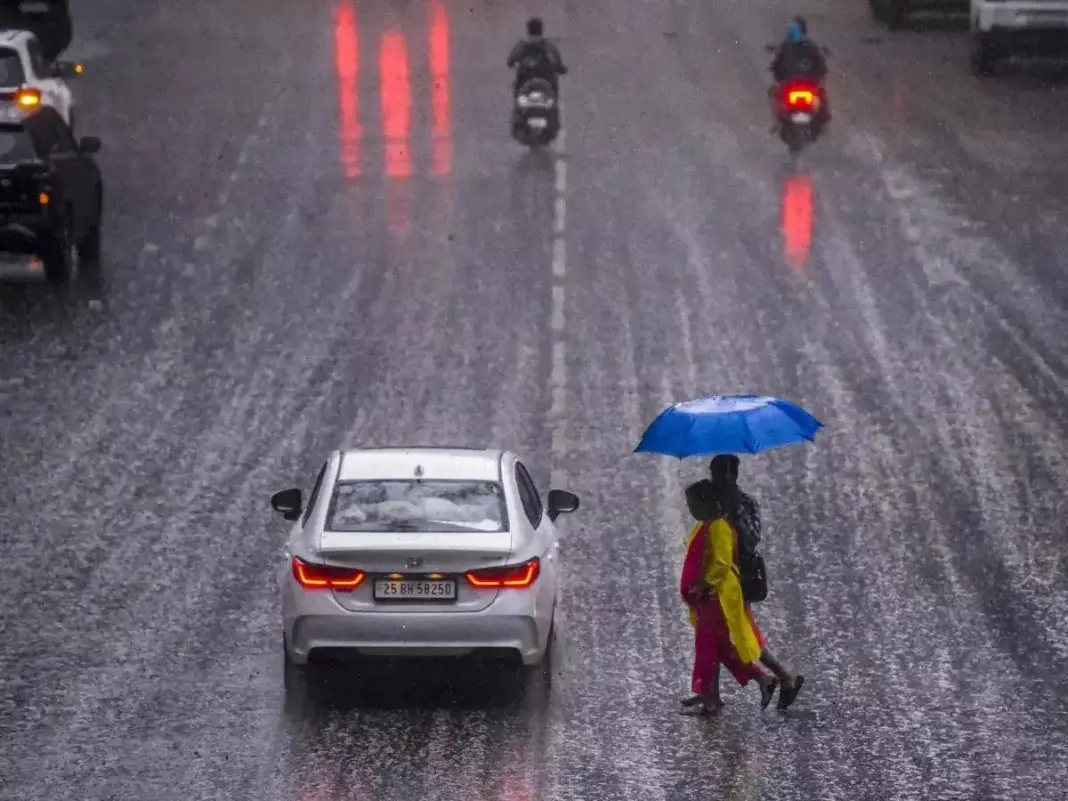 Delhi Set For Rain And Thunderstorms As Monsoon Conditions Strengthen Over The Weekend