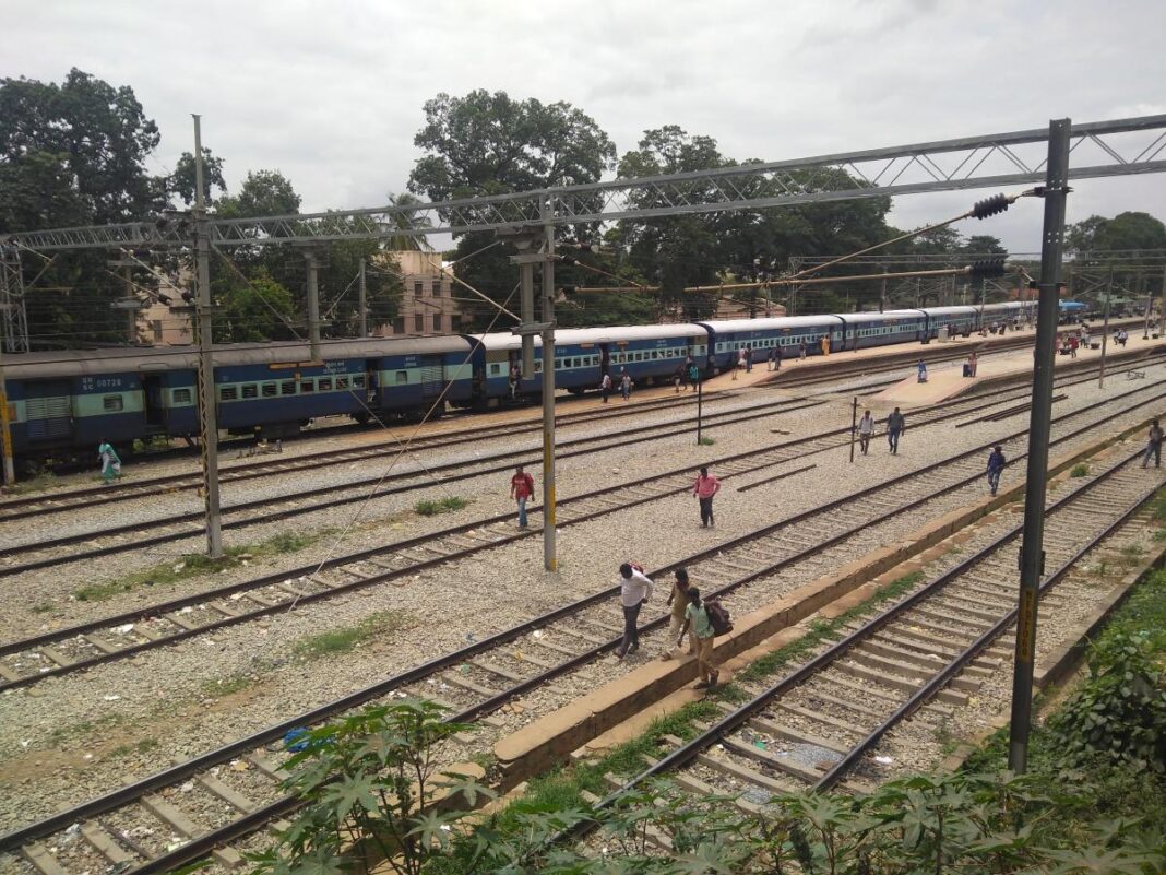 Minister sets deadline for Hassan railway land acquisition