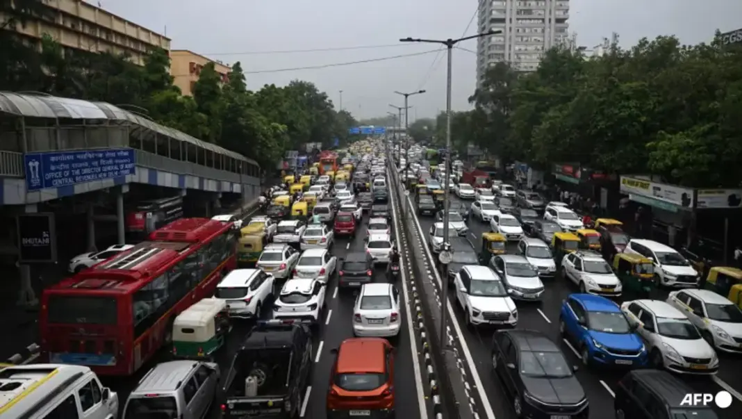 Delhi Bans Fuel for Old Polluting Vehicles