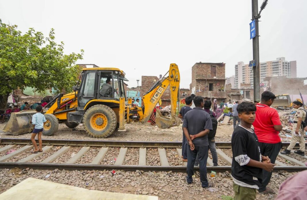 Delhi Demolishes 200 Jhuggis in Jailorwala Bagh Rehabilitation Drive