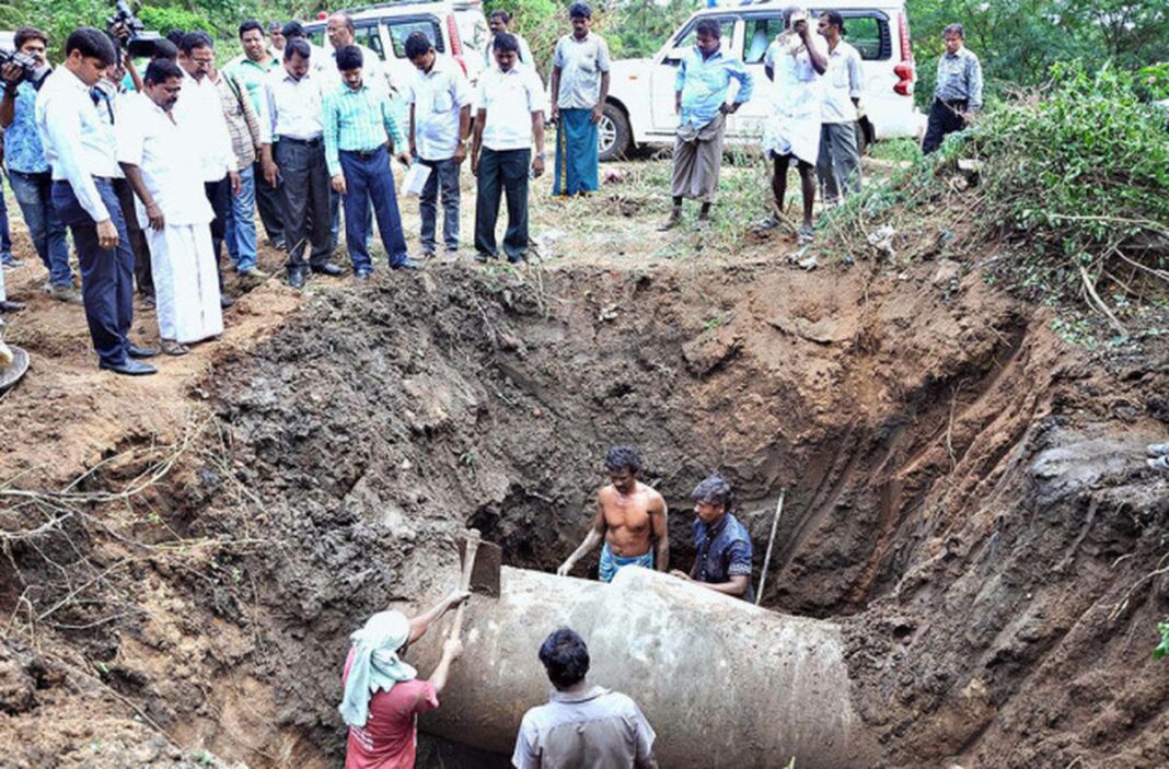 Melur villages in Madurai get untreated borewell water amid pipeline leak
