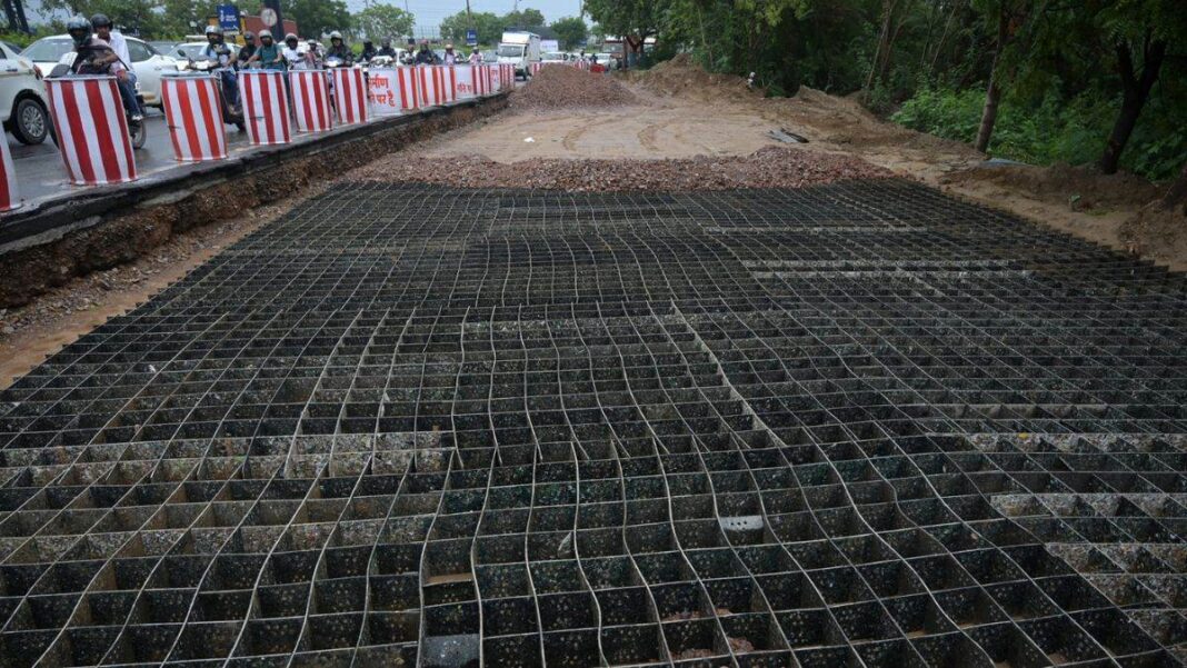 Delhi Turns Plastic Waste Into Roads Using CRRI-BPCL Geocell Technology