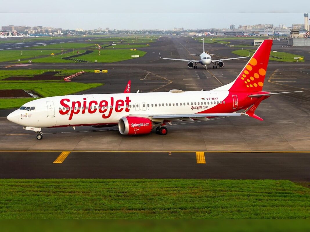 Delhi - Mumbai SpiceJet Flight Delayed After Two Unruly Flyers Offloaded for Cockpit Attempt