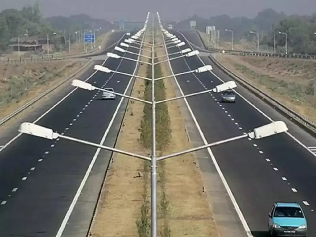 India’s highway construction slows to 29 km/day in FY25 focusing expressways