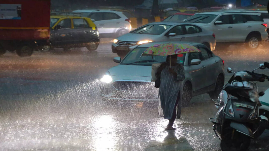 Kolkata Hit by Metro Delays After Heavy Rain Triggers Tunnel Waterlogging