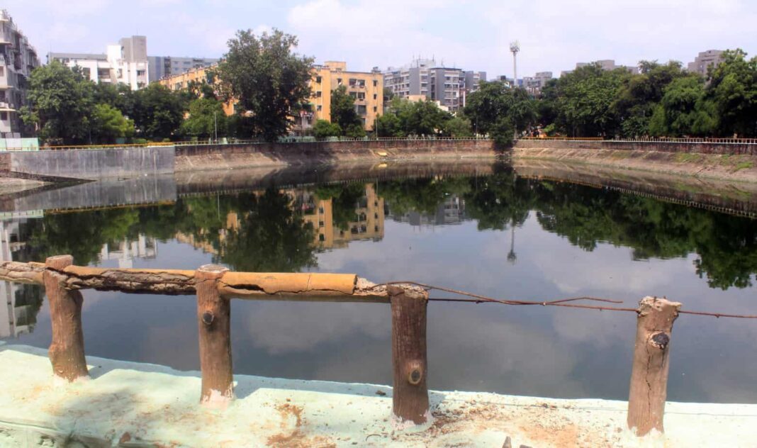Ahmedabad’s ₹180 Crore Water Policy Fails as Lakes