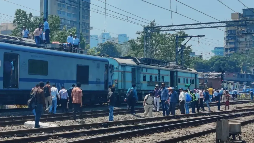 Mumbai Train Operations Disrupted for 9 Hours After Overhead Electric Wire Snaps Near Nashik