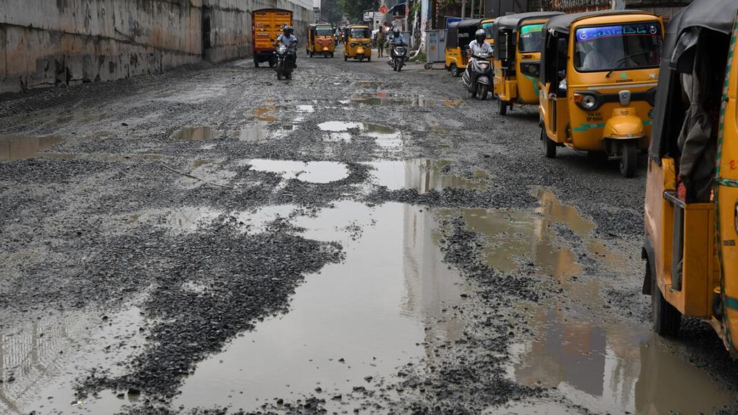 Neelankarai Roads Crumble as Drain Work Delay Fuels Daily Commuter WoesNeelankarai Roads Crumble as Drain Work Delay Fuels Daily Commuter Woes
