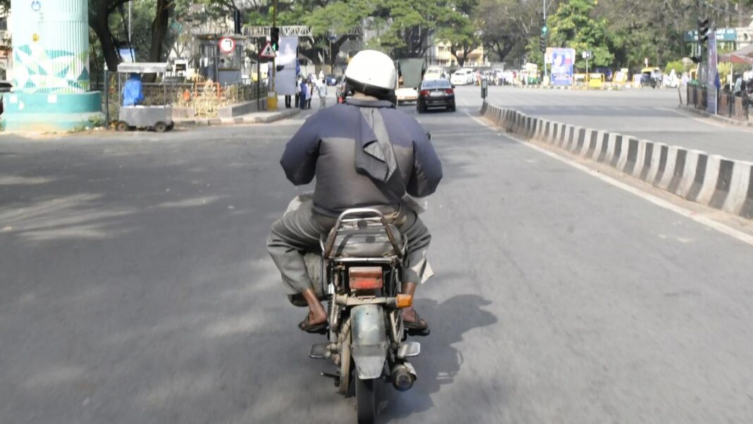 Bengaluru Sees 6,580 Bike Number Plate Violations in 2025 Amid Enforcement Gaps