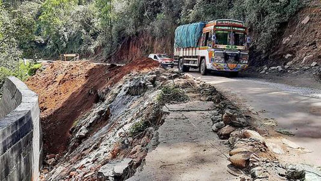 Gudalur Hit by Severe Road Damage, Residents Face Delays and Health Risks
