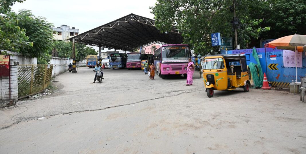 Chennai Mandaveli Bus Depot Faces Delays and Lacks Essential Amenities
