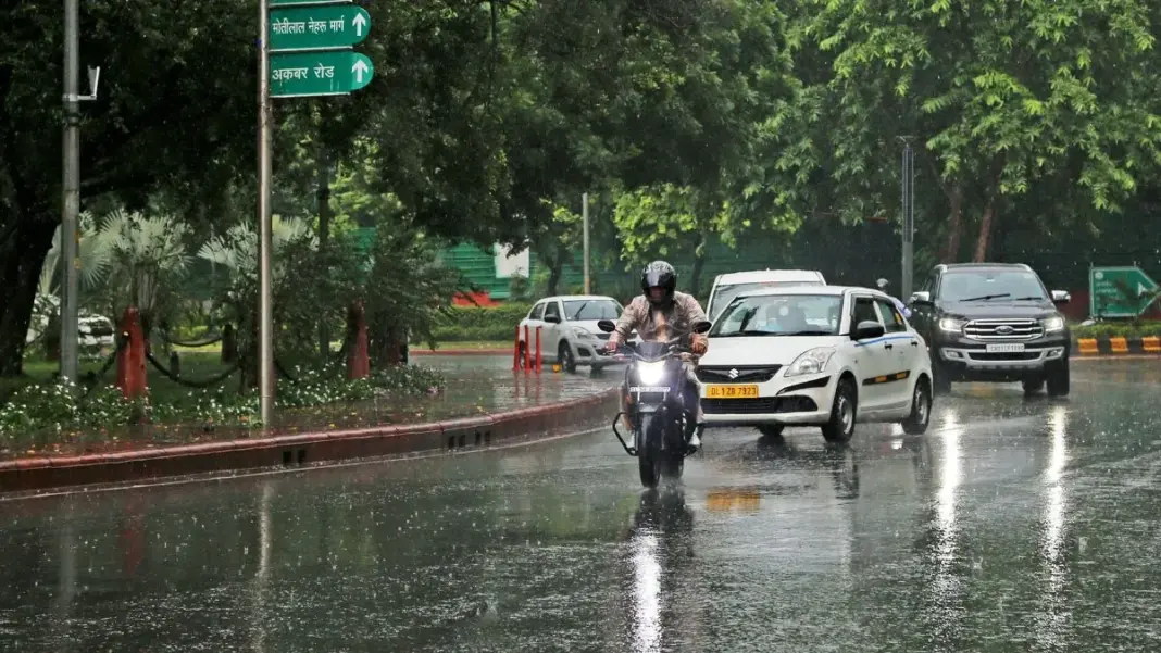 New Delhi Weather Partly Cloudy With Mild Heat Expected Today