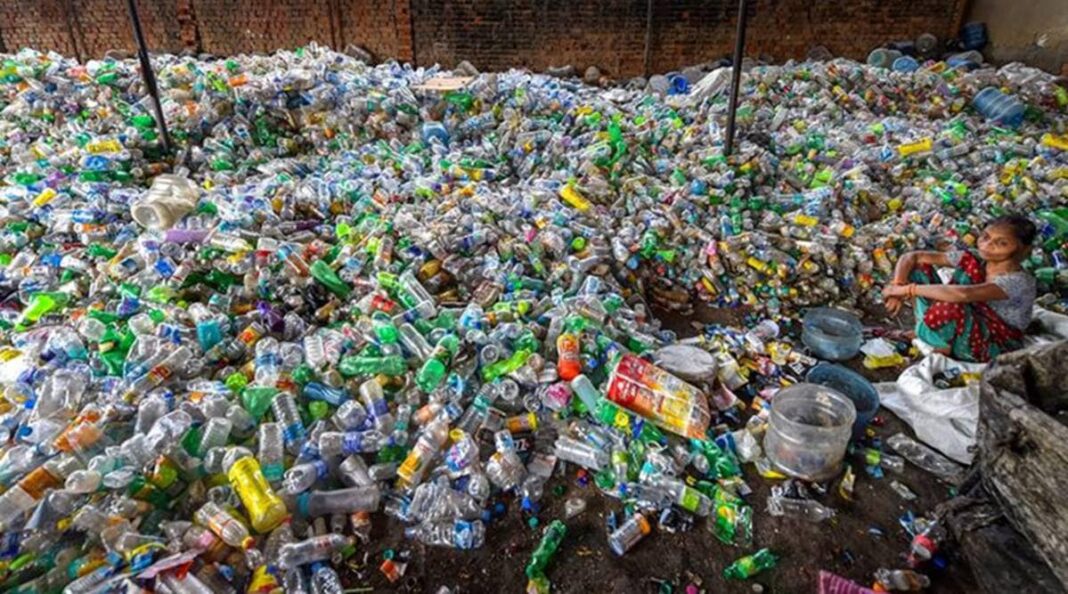 Gujarat HC Urges Statewide Adoption of GPCB Plastic Waste Rules by Municipal Bodies