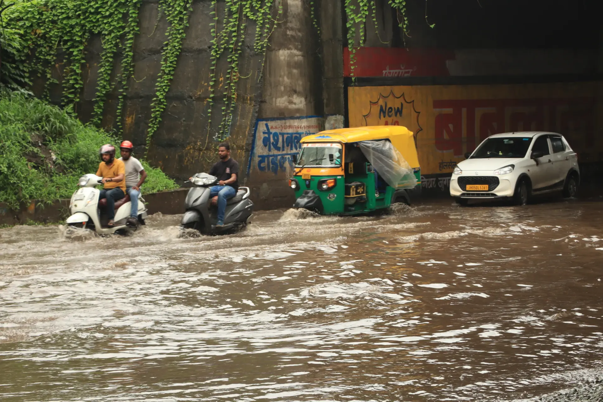 Jamshedpur Residents Demand Action Over Waterlogging and Potholes in Adityapur Roads