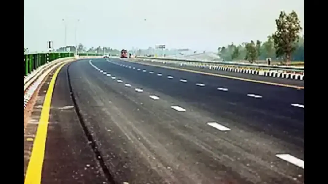 Lucknow starts pilot smart road under CM‑GRID at Gol Market