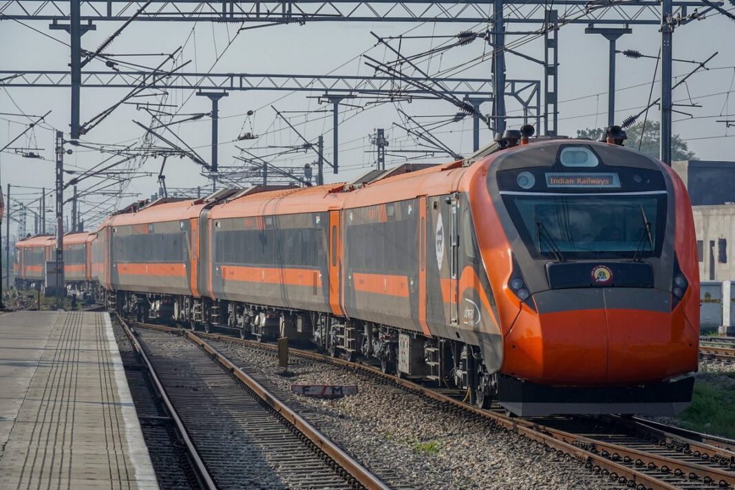 Mumbai Central Railway Asks 800 Offices to Shift Work Timings, Easing Train Congestion