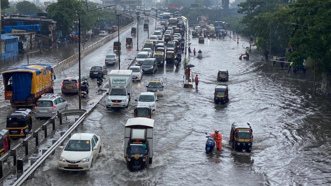 Mumbai Records 110mm Rain, Waterlogging Hits Traffic and Subways
