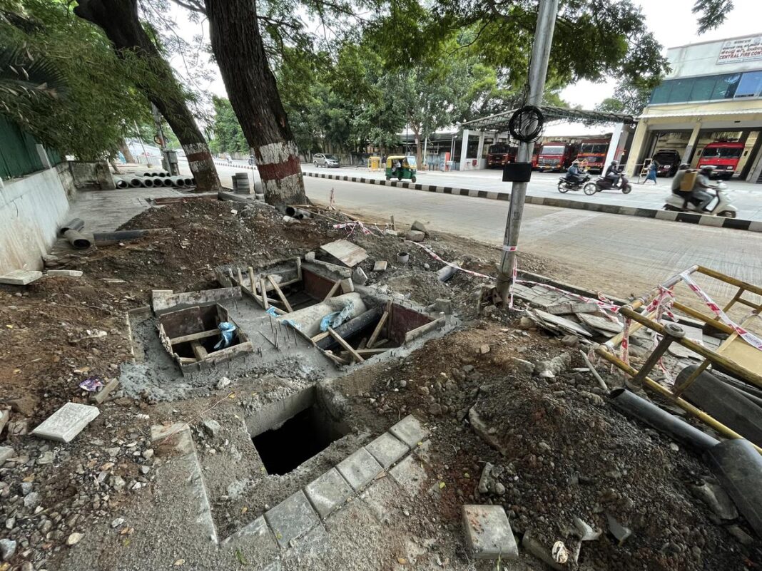 Mundhwa Residents Demand Urgent Civic Action Amidst Deteriorating Infrastructure and Health Hazards