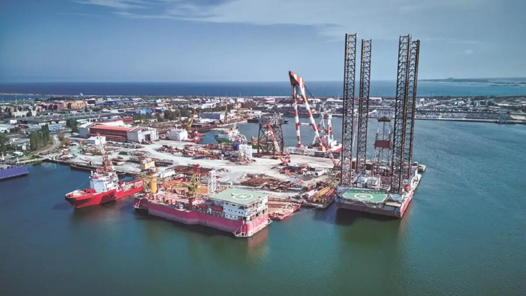 New Delhi Plans Rs 25 000 Crore Investment in Eight Coastline Shipbuilding Clusters