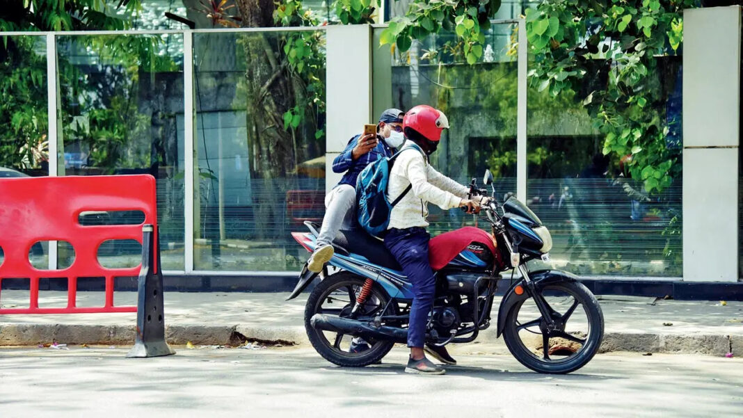 New Delhi Private Bikes Now Eligible for Taxi and Delivery Rentals