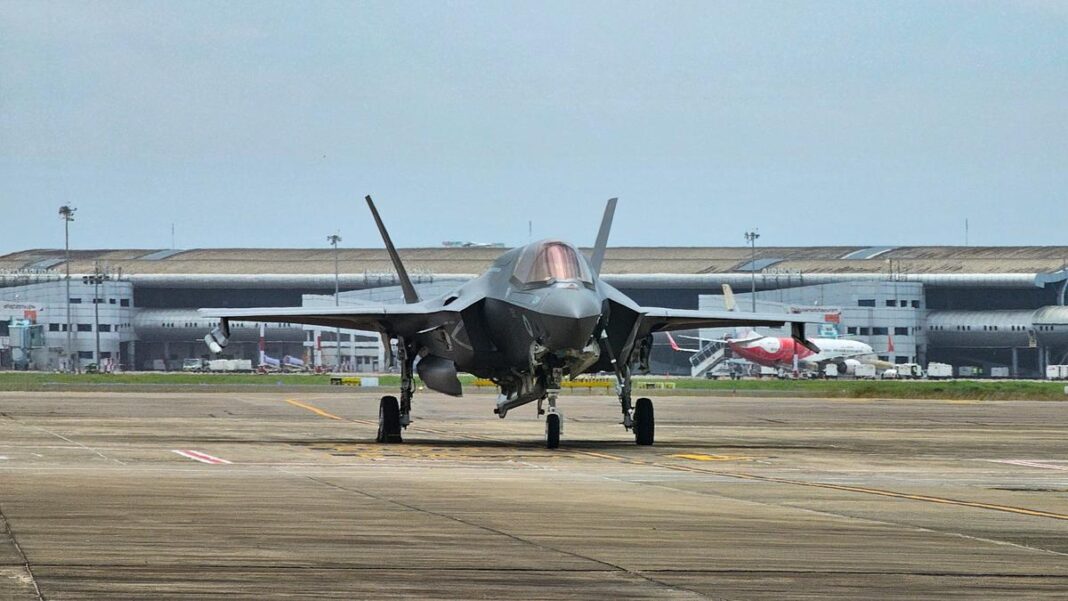 Thiruvananthapuram F35B Fighter Jet Still Grounded Due To Equipment Delay From UK