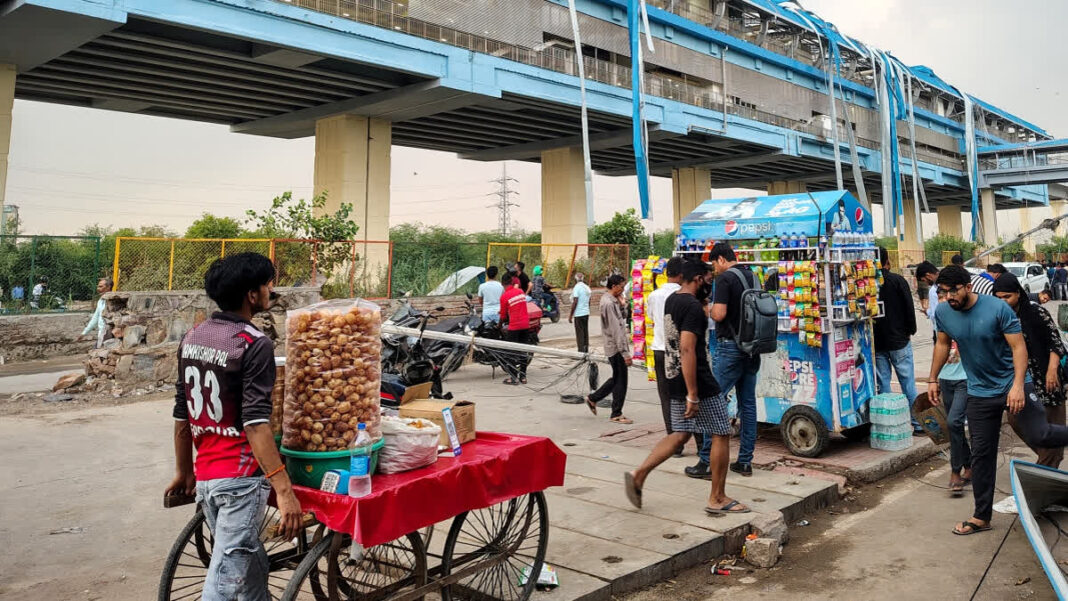Railways Enforce Mandatory ID Cards for Vendors at Stations and Onboard Trains
