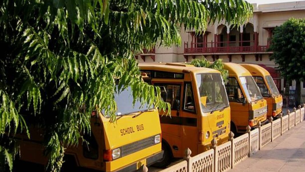 Mumbai Suspends E Challans Issued via Phones for School Buses and Tankers