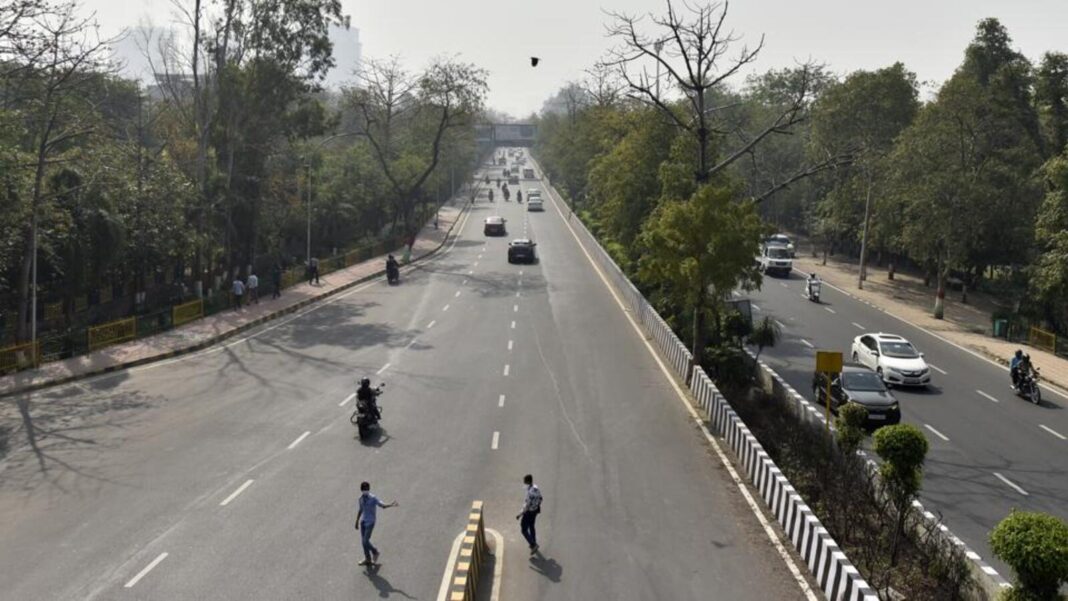 Greater Noida Deploys Machines To Clean 100km Roads Every Single Day