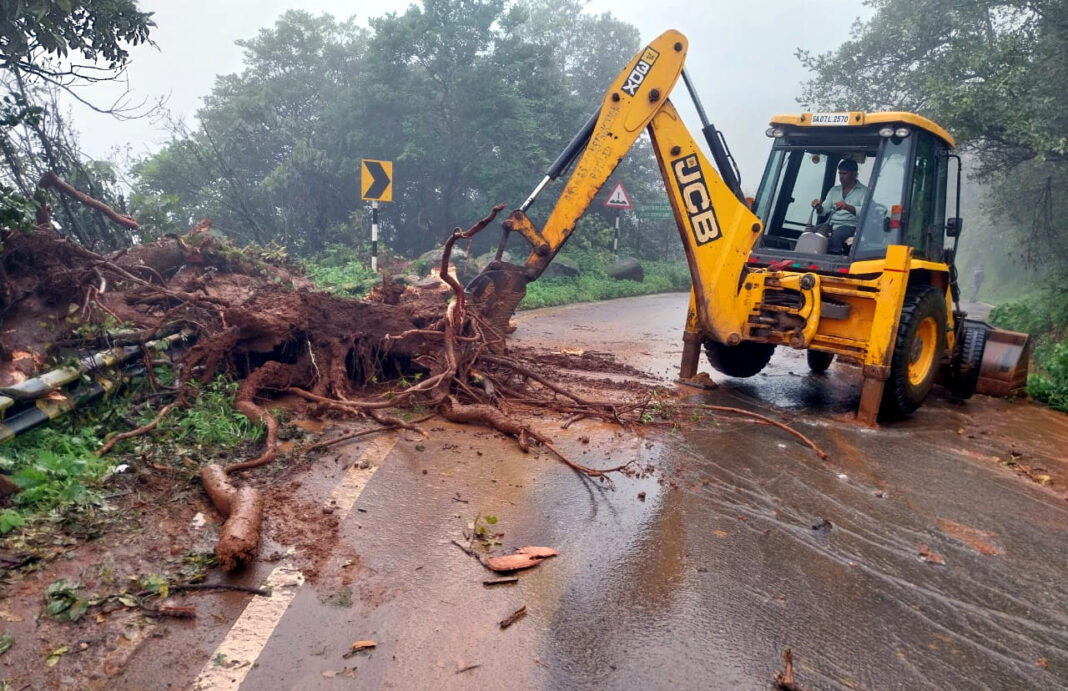 Valpoi Landslide Halts Traffic On Chorla Ghat Amid Heavy Rains