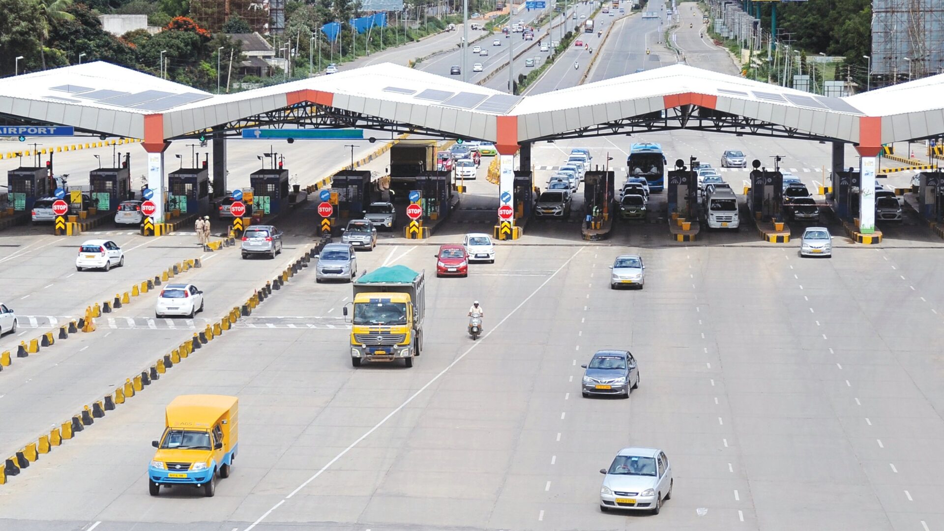 Karnataka Toll Operators Owe Rs232 Crore in Stamp Duty Despite Rs3700 Crore Revenue Surge